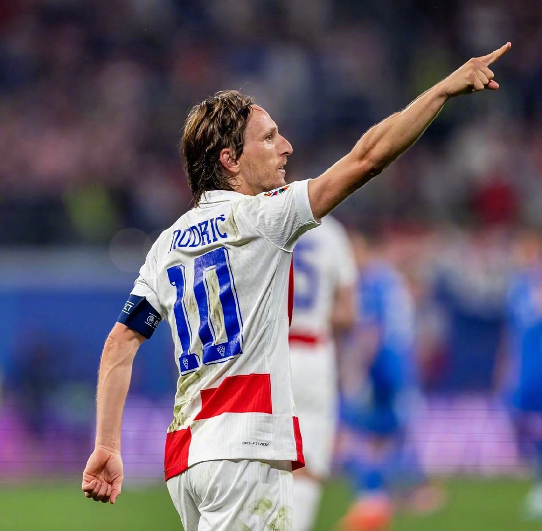 意大利杯科内利亚诺遭遇挑战 朱婷只打两局15扣仅4中贡献5分